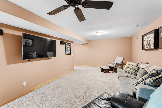 33 Wildcat Cir., Salina, KS 67401