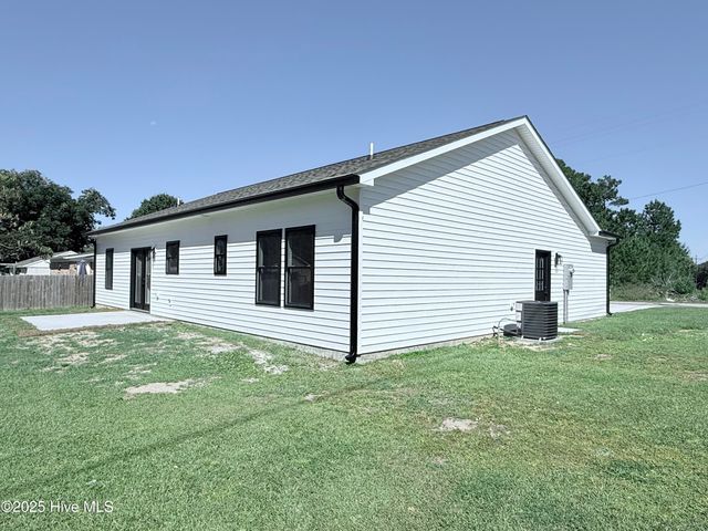 1235 Hargett Street, Newport, NC 28570