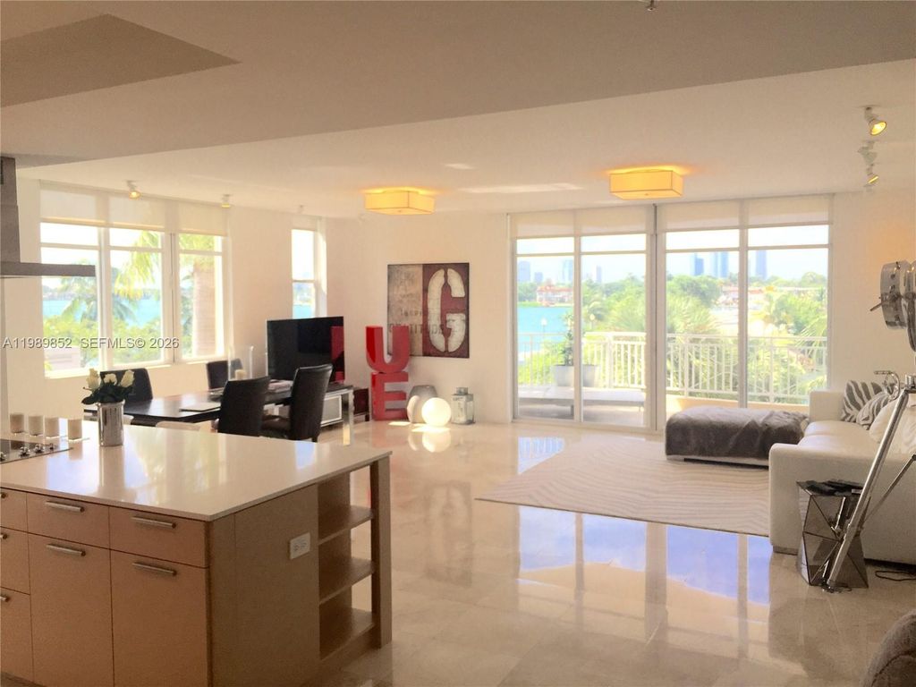 1 Century Ln 301, Miami Beach, FL 33139