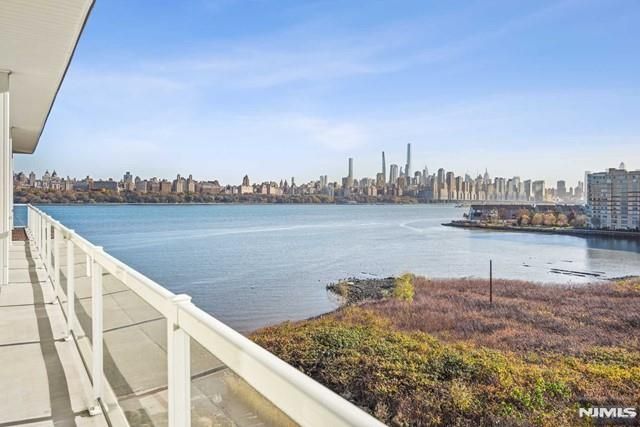 3 Somerset Lane 608, Edgewater, NJ 07020