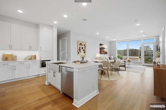 3 Somerset Lane 608, Edgewater, NJ 07020