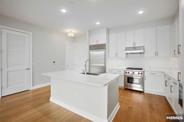 3 Somerset Lane 608, Edgewater, NJ 07020