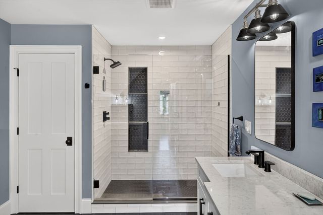 1090 Shore Road 13, Bourne, MA 02559