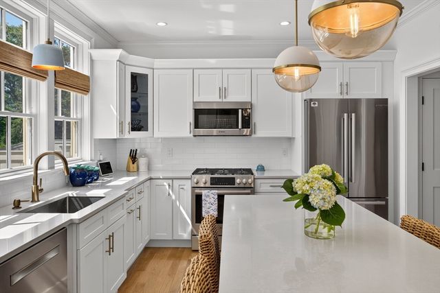 1090 Shore Road 13, Bourne, MA 02559