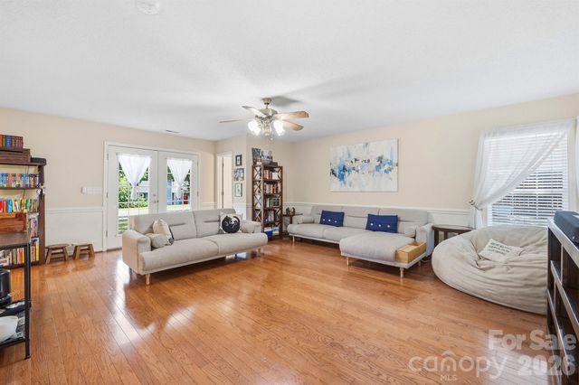 6421 Whitewater Drive, Charlotte, NC 28214