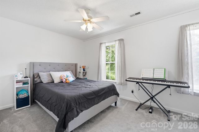 6421 Whitewater Drive, Charlotte, NC 28214