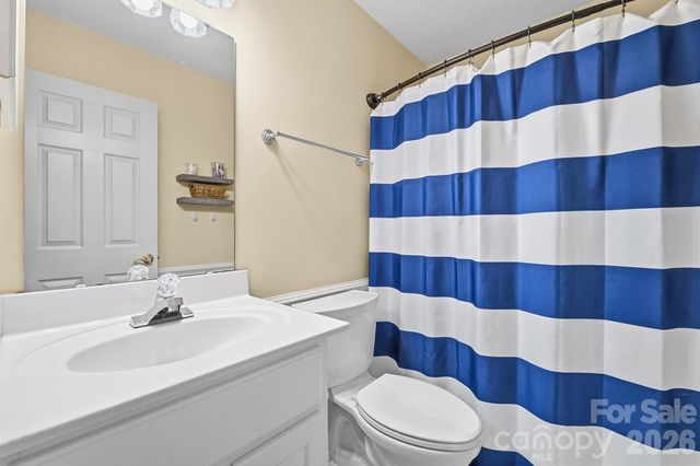 6421 Whitewater Drive, Charlotte, NC 28214