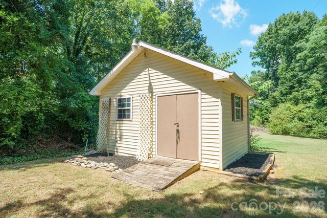 6421 Whitewater Drive, Charlotte, NC 28214