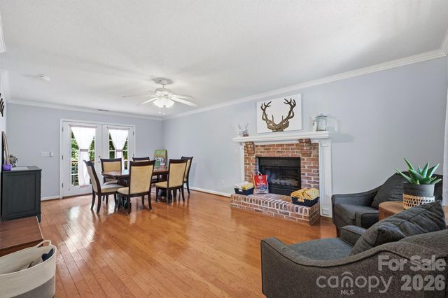 6421 Whitewater Drive, Charlotte, NC 28214