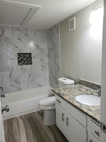 11710 Southlake Drive 29, Houston, TX 77077