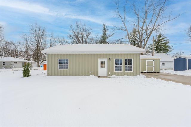 1118 Millard Court, Three Rivers, MI 49093