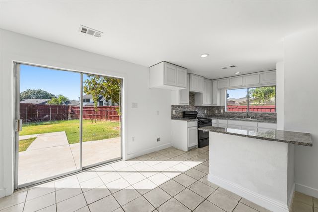 7326 Boisenberry Lane, Dallas, TX 75249