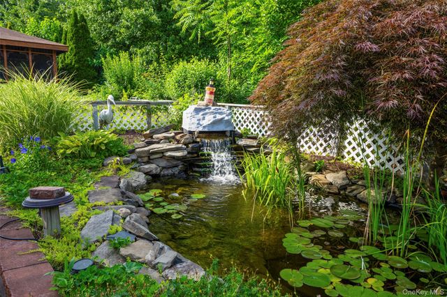 8 Reggie Drive, Wappingers Falls, NY 12590
