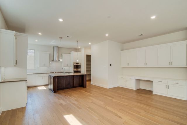 8221 Folcroft Lane, Dallas, TX 75231