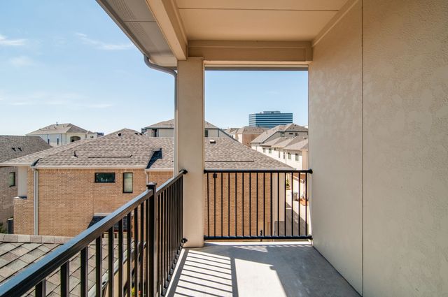 8221 Folcroft Lane, Dallas, TX 75231
