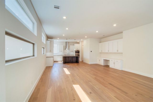 8221 Folcroft Lane, Dallas, TX 75231