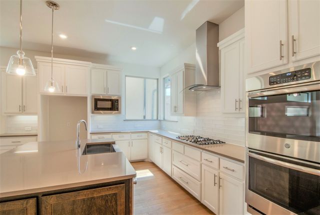 8221 Folcroft Lane, Dallas, TX 75231