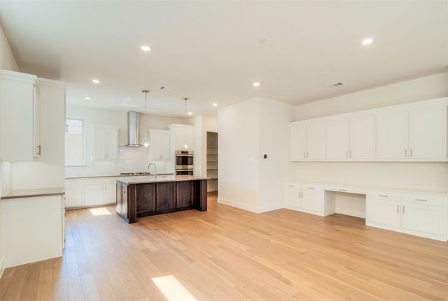 8221 Folcroft Lane, Dallas, TX 75231
