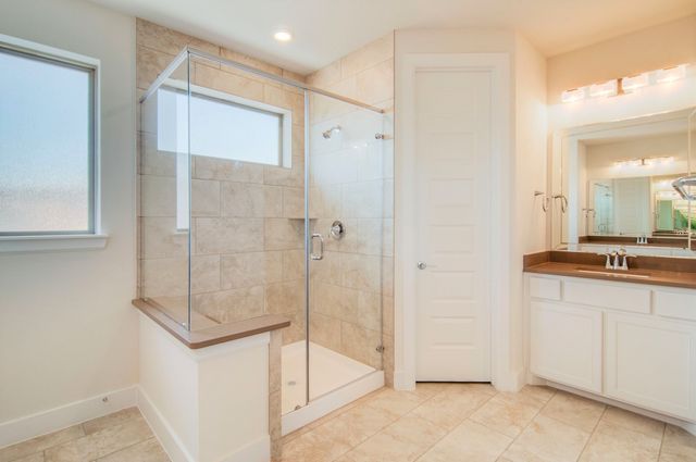 8221 Folcroft Lane, Dallas, TX 75231