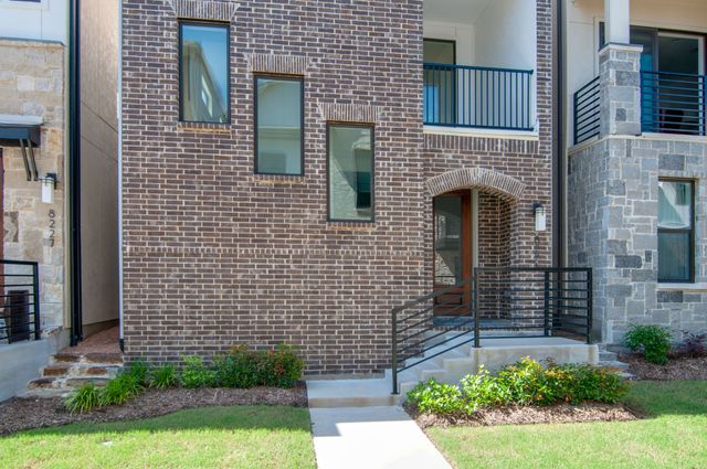 8221 Folcroft Lane, Dallas, TX 75231