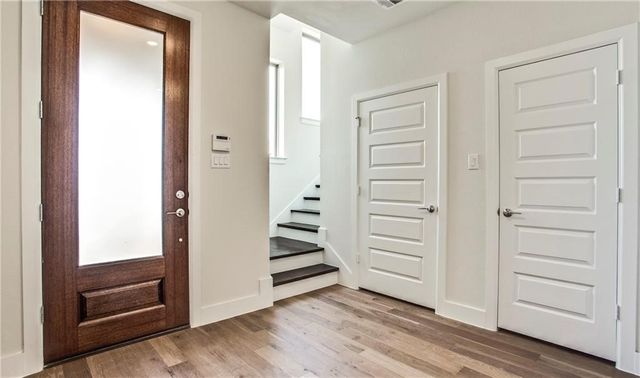 8221 Folcroft Lane, Dallas, TX 75231