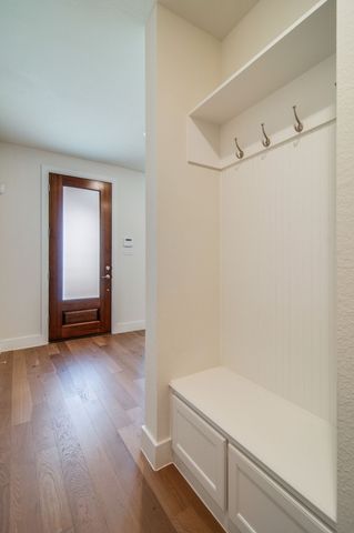 8221 Folcroft Lane, Dallas, TX 75231