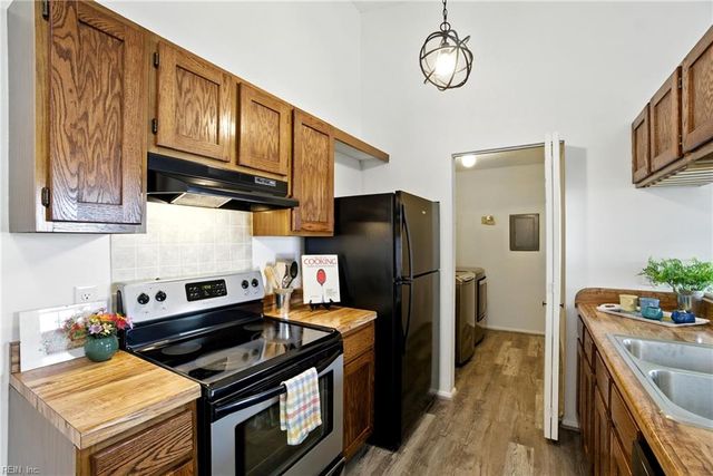 607 Pylon CT, Virginia Beach, VA 23462