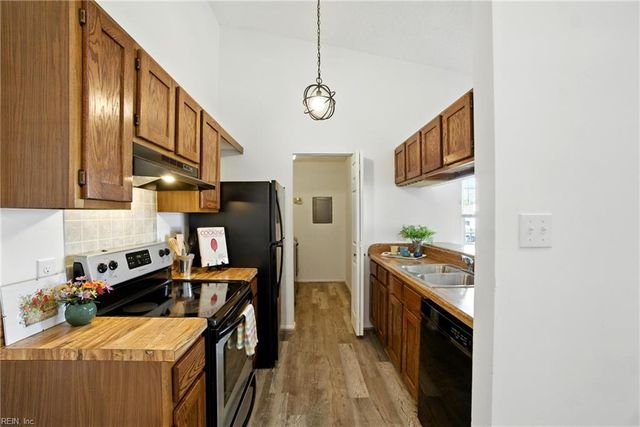 607 Pylon CT, Virginia Beach, VA 23462