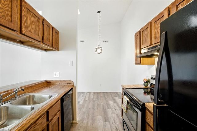 607 Pylon CT, Virginia Beach, VA 23462