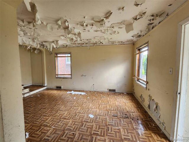 10570 Somerset Avenue, Detroit, MI 48224