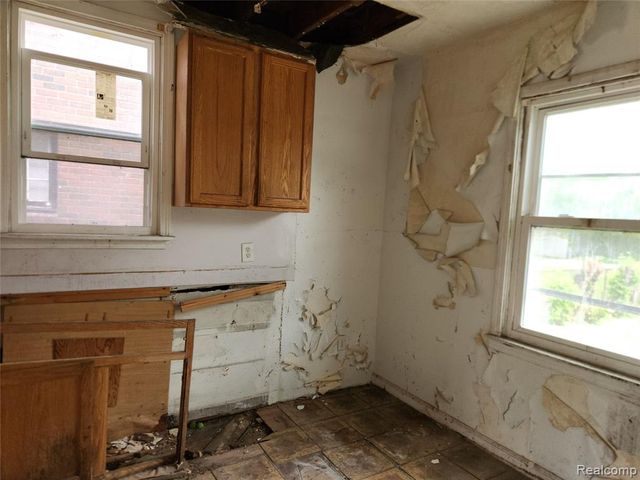 10570 Somerset Avenue, Detroit, MI 48224