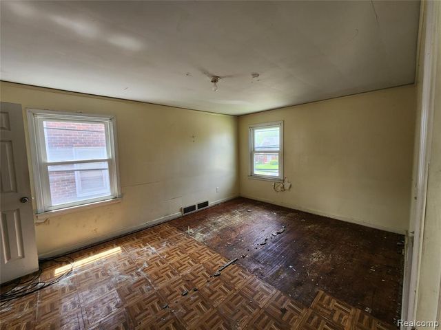 10570 Somerset Avenue, Detroit, MI 48224