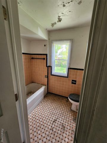 10570 Somerset Avenue, Detroit, MI 48224