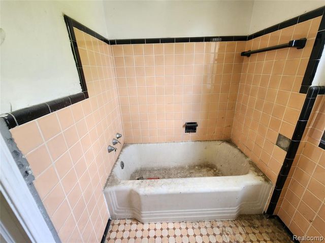 10570 Somerset Avenue, Detroit, MI 48224