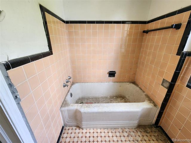 10570 Somerset Avenue, Detroit, MI 48224