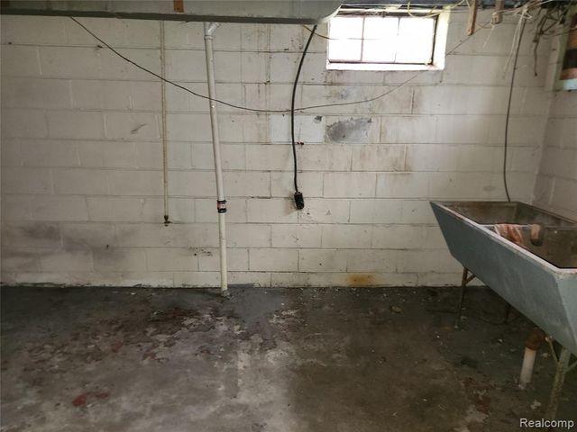 10570 Somerset Avenue, Detroit, MI 48224
