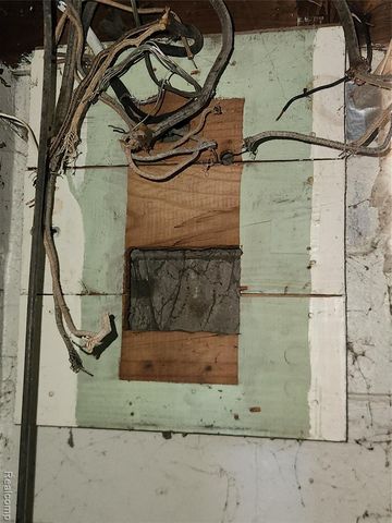 10570 Somerset Avenue, Detroit, MI 48224
