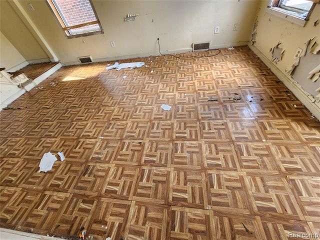 10570 Somerset Avenue, Detroit, MI 48224
