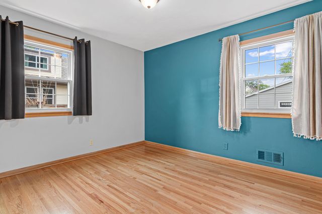 259 8th Avenue S, South Saint Paul, MN 55075