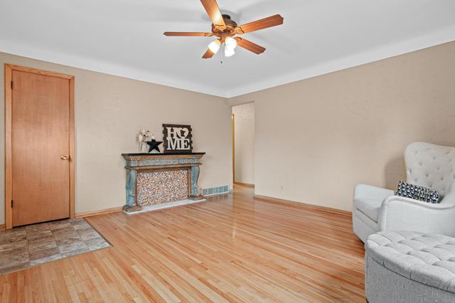 259 8th Avenue S, South Saint Paul, MN 55075