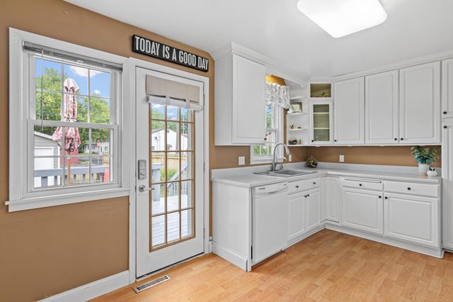 259 8th Avenue S, South Saint Paul, MN 55075