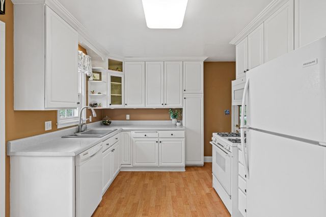 259 8th Avenue S, South Saint Paul, MN 55075