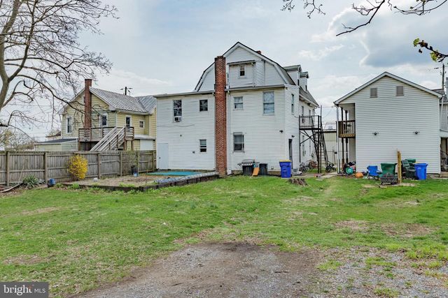 104-106 W GREEN ST, Mechanicsburg, PA 17055