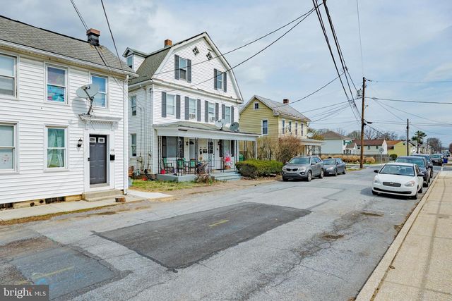 104-106 W GREEN ST, Mechanicsburg, PA 17055