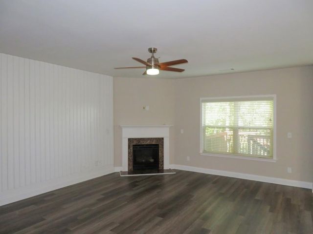5928 Cobblestone Creek Circle, Mableton, GA 30126