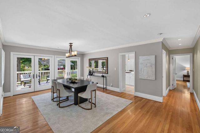 1040 Lindridge Drive NE, Atlanta, GA 30324