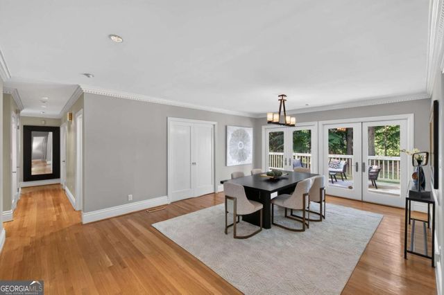 1040 Lindridge Drive NE, Atlanta, GA 30324