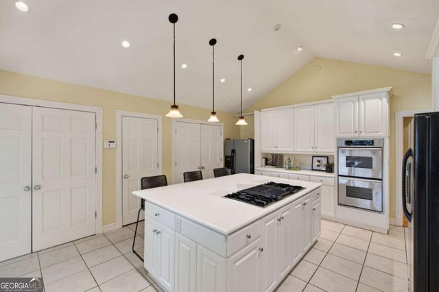 1040 Lindridge Drive NE, Atlanta, GA 30324