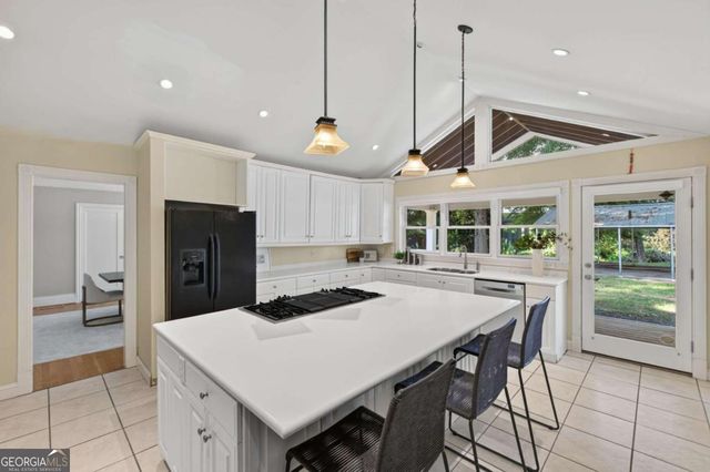 1040 Lindridge Drive NE, Atlanta, GA 30324