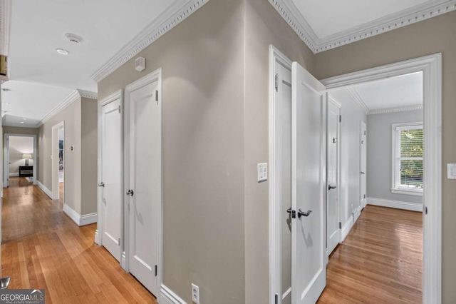 1040 Lindridge Drive NE, Atlanta, GA 30324